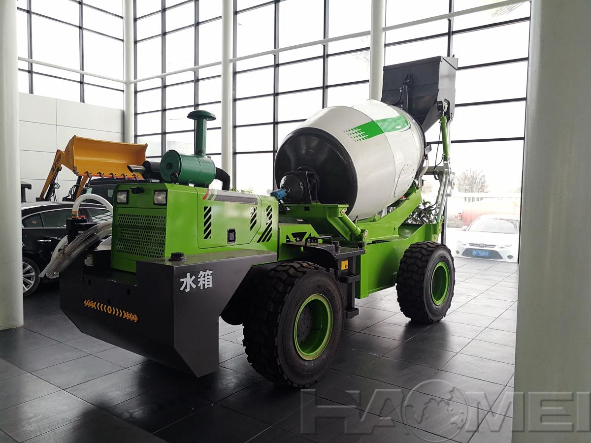2.6-cbm-Self-loading-concrete-mixer-truck.jpg