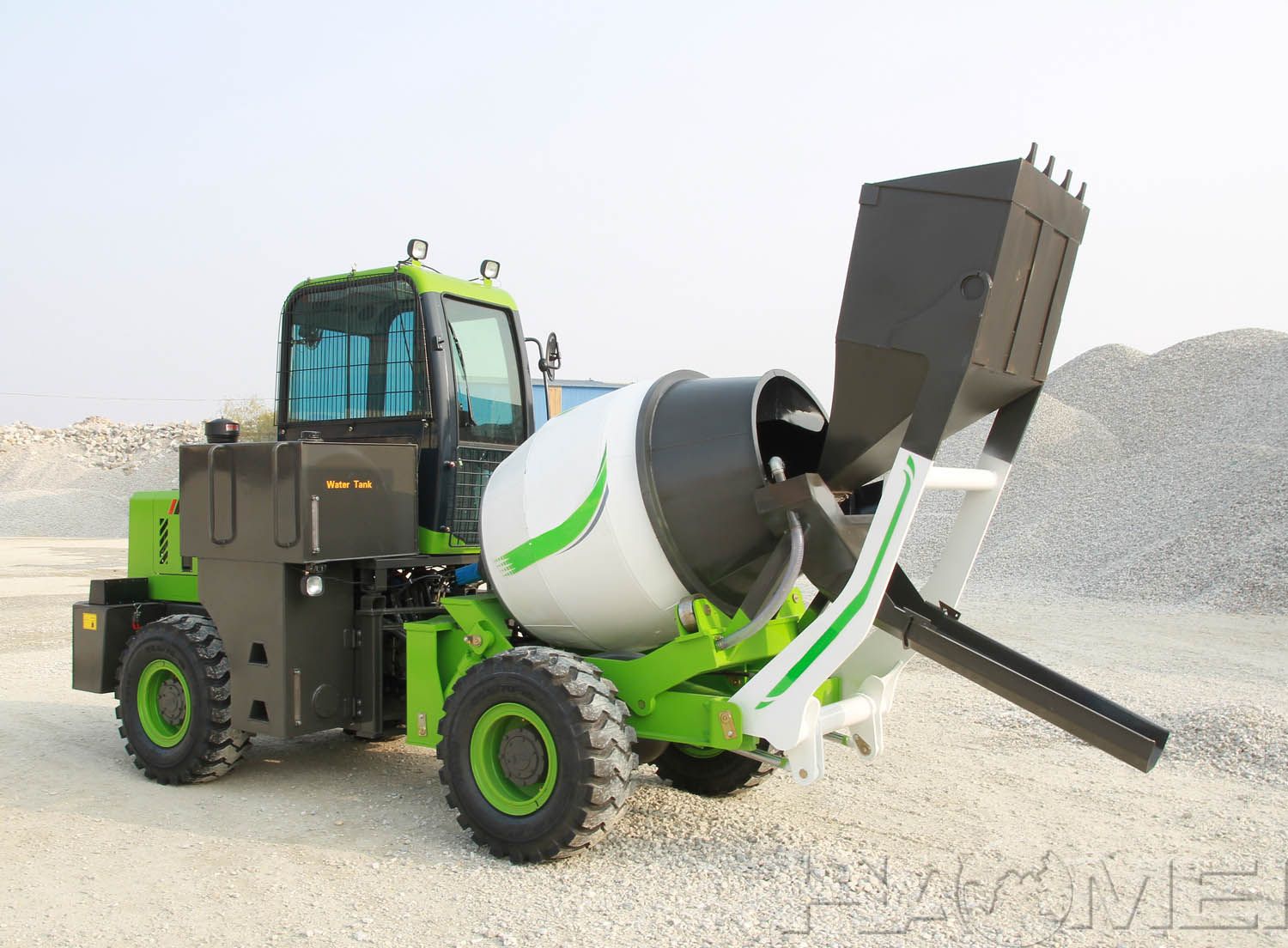 Large-capacity self-loading concrete mixer truck.jpg