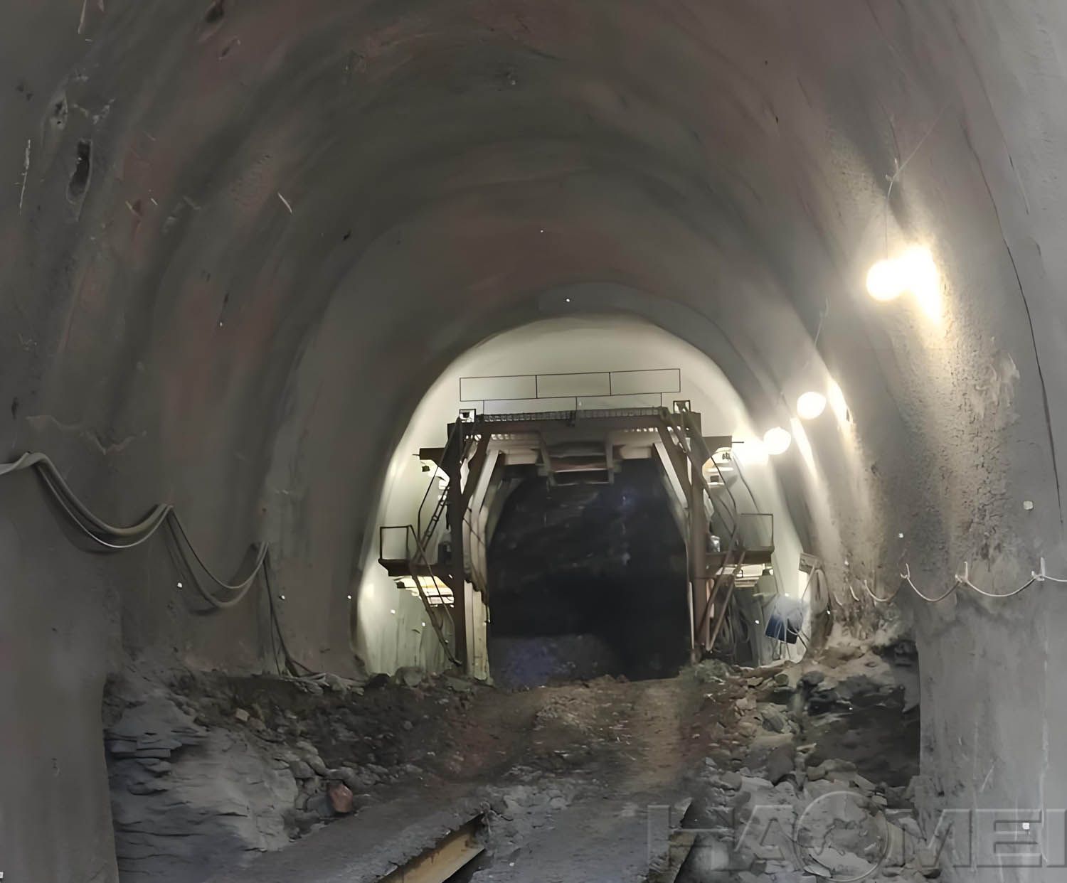Tunnel Construction.jpg