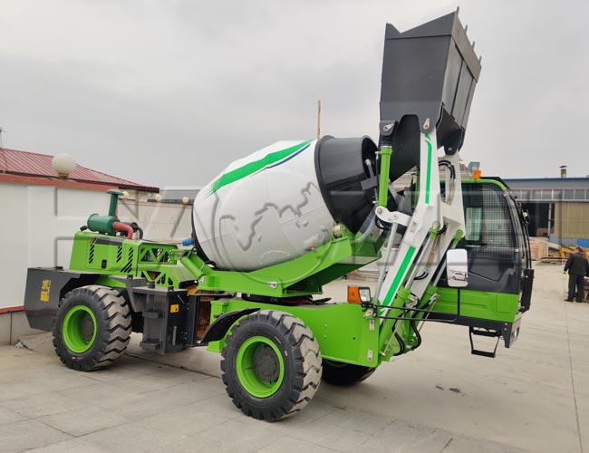 شاحنات خلط الخرسانة ذاتية التحميل للتضاريس الوعرة