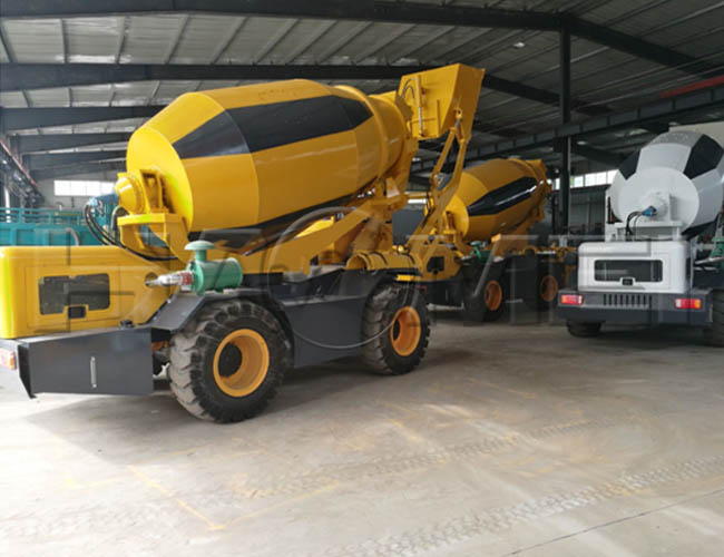 خلاطات خرسانة ذاتية التحميل جاهزة للشحن إلى تركيا - هاومي